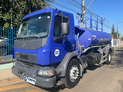 Caminhão Tanque - Volvo Vm 270 (4x2)