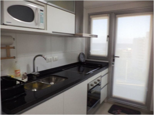 Venta De Apartamento 2 Dormitorios, En Playa Brava.