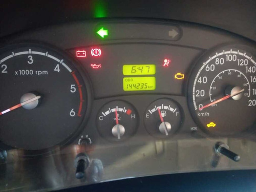 Imagem 6 de 8 de Kia / Bongo 2.5 Std Com Baú
