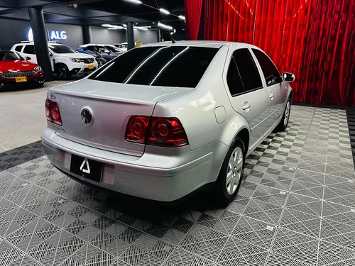 Volkswagen Jetta At