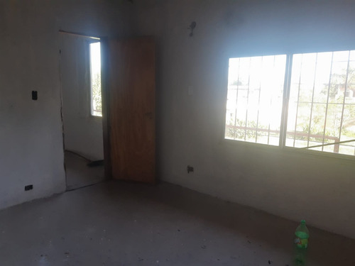 Imagen 4 de 17 de Venta De Casa A Reciclar En El Jagüel