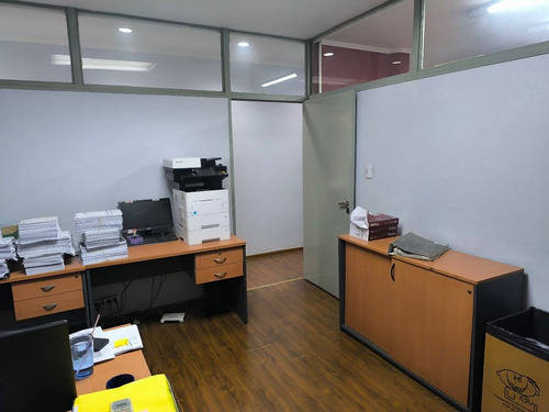 Venta Oficina/ Vivienda En Monserrat