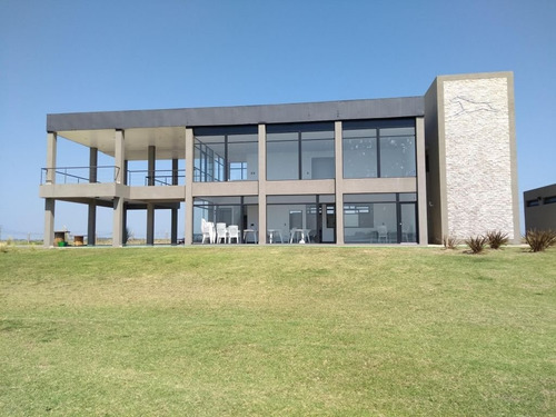 Oportunidad Terreno En Barrio Cerrado De Funes - Club House Y Lago