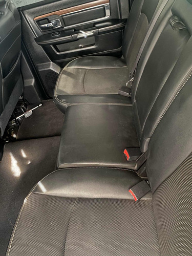Dodge Ram 2500 5.7 Pickup Crew Cab Laramie 4x2 Mt