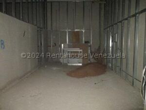 Funcional Local Comercial En Alquiler En Cerro Verde