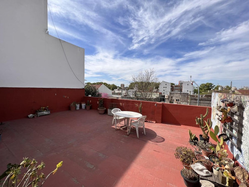 Imagen 1 de 20 de Ph De 2 Dormitorios, Patio Con Parrilla. Gran Oportunidad!!!! Flores