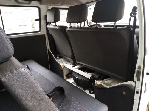 Imagem 10 de 12 de Volkswagen Kombi 2011 1.4/12 Lugares Flex 3p Nova