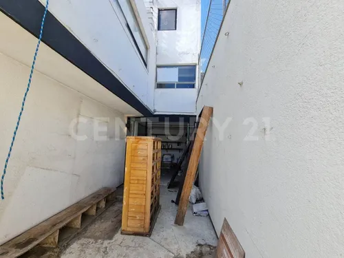 Casa En Venta Acondicionada Para Uso De Oficina En Mayorazgo