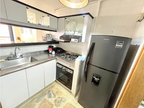 Apartamento En Venta En Laureles, Medellín Con Parqueadero Cubierto