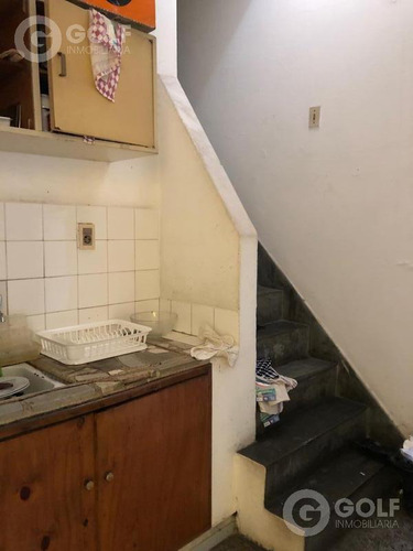 Imagen 10 de 11 de Vendo Local Comercial De Dos Plantas Sobre Una Esquina, Cochera Para 3 Autos, Se Vende Con Renta, Aguada