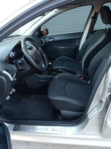 Peugeot 207 2013 1.4 Sedan Feline Hdi 70cv