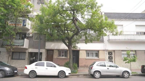 Imagen 25 de 25 de P.h. Al Frente, Entrada Independiente, Con Patio, Terraza Y Quincho. Espacio Aéreo. Sup. 240 M2. Totales . Precio Por M2. Usd 920.- .-