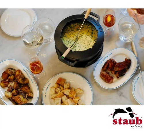 Imagem 8 de 8 de Serviço Fondue 1,65l 18cm Staub Panela Ferro Fundido Brinde