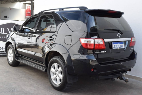 Imagem 4 de 10 de Toyota Hilux Sw4 3.0 Srv 4x4 7 Lugares 16v Turbo