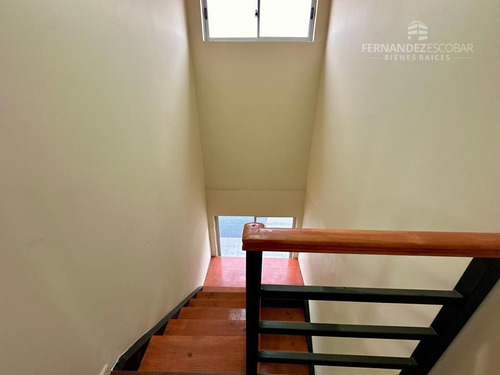 Los Andes - Vende Casa 2 Pisos 5d 4b 2e - Villa Los Portones