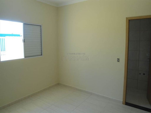 Imagem 8 de 15 de Casa - Venda - Santa Terezinha - Itanhaem - Ita3348