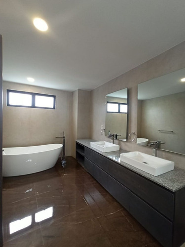 Imagen 11 de 20 de Townhouse A Estrenar Con Roof Privado Con Hermosa Vista/ Las