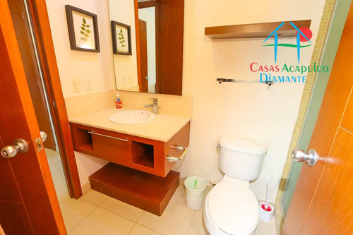 Cad Mayan Lakes View 204. Terraza Con Vista A La Alberca. En Condominio Con Club De Playa