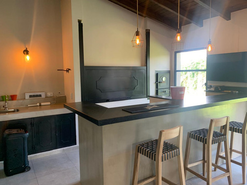 Casa En Venta En Country Del Jockey Club De Salta.