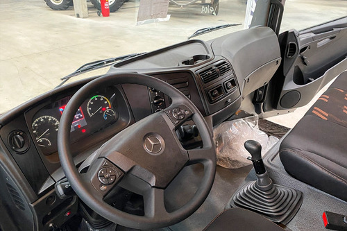 Caminhão Mb Atego 1719 4x2 24/25 Comboio 6.000l Impacto