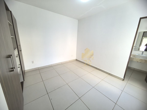 Casa En Venta En Zibata Con 3 Recámaras Y Baño Privado Cada Una