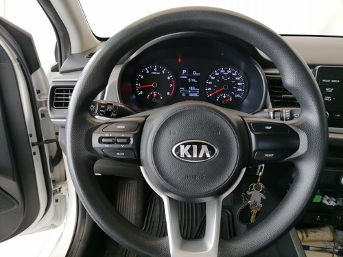 Imagen 12 de 14 de Kia Rio Sedan Automatico 2018!!!