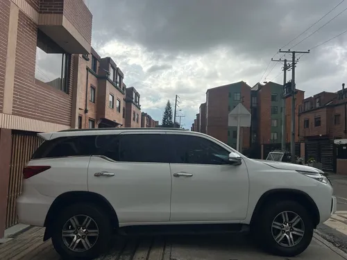 Toyota Fortuner 2.7 At