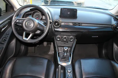 Mazda 2 1.5 Touring Mt