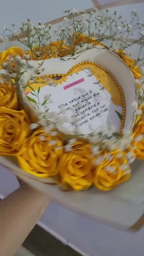 Ramo De Rosas Eternas De Fuego Amarillo