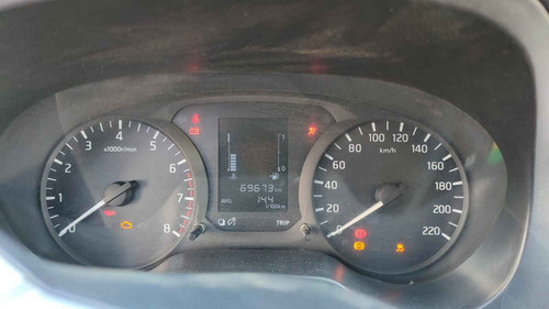 Nissan NP300 2.4 Doble Cabina Se Aa Pack Seg Mt