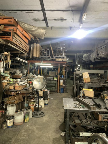 Establecimiento Industrial De 855 M2 Cubiertos Aproximados, Villa Ballester