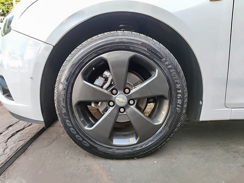 Imagem 12 de 15 de Chevrolet Cruze 1.8 Lt 16v Sedan