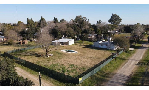 Imagen 3 de 20 de Casa Quinta Con Pileta En Antelo, Excelente Lote De 40x40 En Esquina (derechos Posesorios)