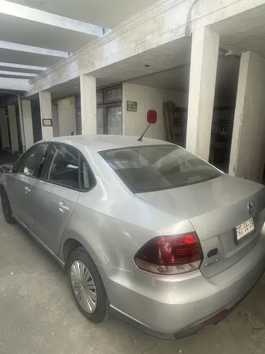 Volkswagen Vento 1.6 Confortline Mt