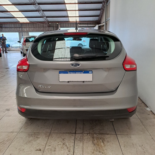 Imagen 4 de 18 de Ford Focus 5p 1.6l N Mt S 2017