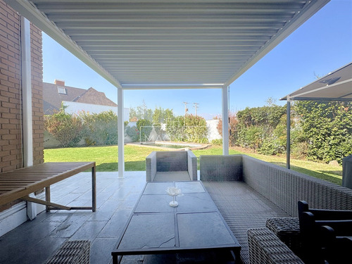 Casa En Arriendo De 6 Dorm. En Lo Barnechea