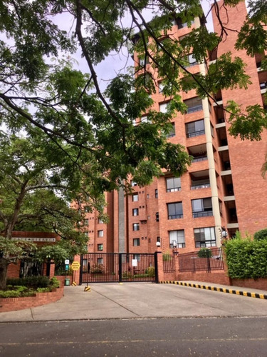 Apartamento En Venta En Cali Ciudad Jardín. Cod 364