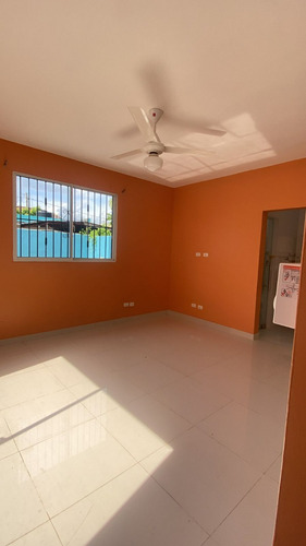 Vendo Preciosa Casa En Tamboril En La Urbanización República De Israel En Santiago, República Dominicana