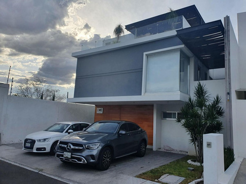 Vendo Casa En Centro Sur, Claustros De Las Misiones, Roof Garden, 3 Niveles