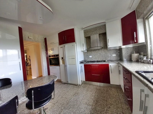 Imagen 8 de 20 de Vendo Apto 395m2 3h+s/3.5b+s/4pe Urb. Miranda 0810