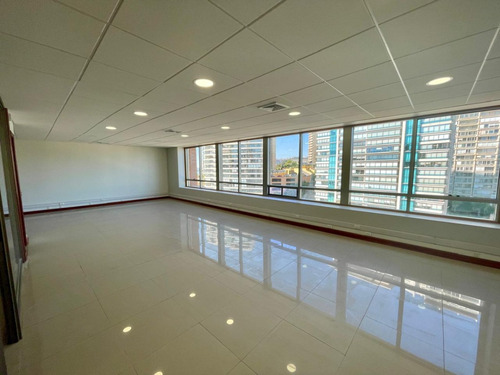 Amplia Of Con Planta Libre, Edificio Coracero, Viña Del Mar