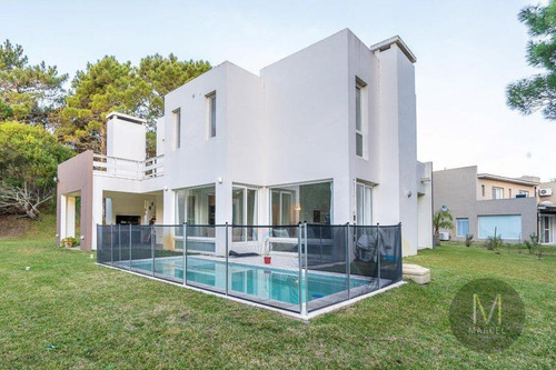 Casa En Venta 4 Ambientes Pinamar Chico