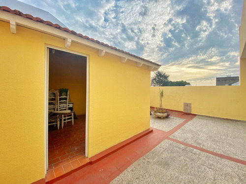 Venta Casa Con Galpón 172 M2 Patio Terraza Quincho Lanus