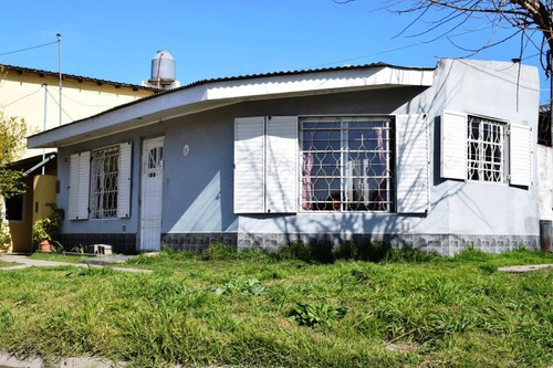 Imagen 1 de 8 de Casa 2 Amb.