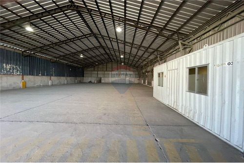 Bodega 700 M2 Caletera Varoli - 70 Uf Mas Gtos Com