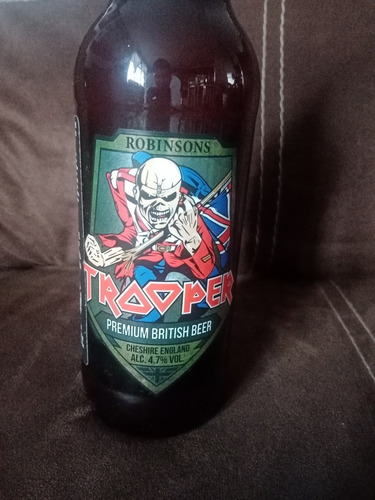 Figura De Eddie Iron Maiden - The-trooper Resina Y Botella (Usado)