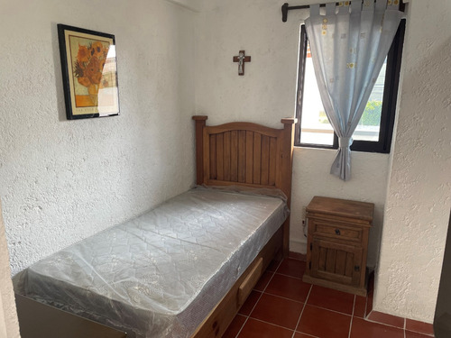 Tejeda Rento Bonita Recamara Amueblada A Señorita Estudie O Trabaje. Servicios, Internet, Cocina, Refri, Micro, Smart T.v. Área Común Independiente A La Casa.