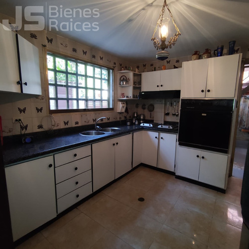 Townhouse En Venta Conjunto Residencia En El Castaño Maracay 06js