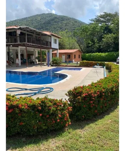Finca Santa Fe De Antioquia Via A Bolombolo. Se Vende