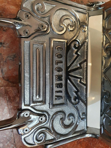 Imagen 8 de 10 de Silla De Barbero Marca Colombia (hidráulica)